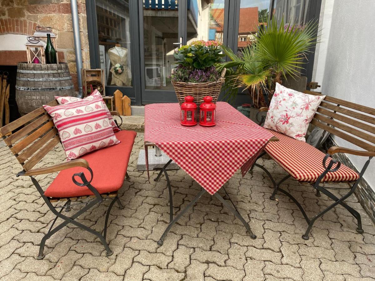 Gaestehaus Sellemols Ferienwohnung Korbmacher Heuchelheim-Klingen Eksteriør billede